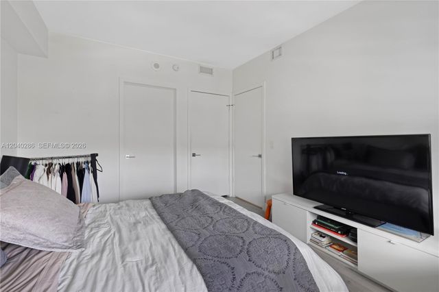 650 NE 32nd St 703, Miami, FL 33137