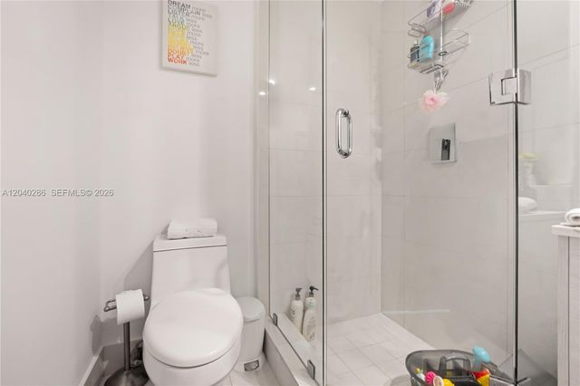 650 NE 32nd St 703, Miami, FL 33137