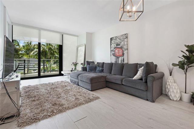 650 NE 32nd St 703, Miami, FL 33137