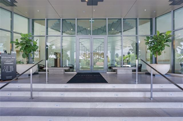 650 NE 32nd St 703, Miami, FL 33137