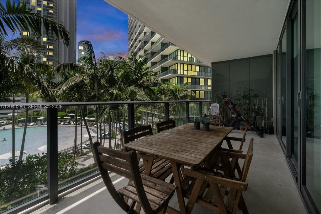 650 NE 32nd St 703, Miami, FL 33137