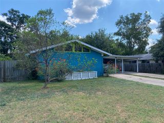 2105 Wordsworth DR, Austin, TX 78704