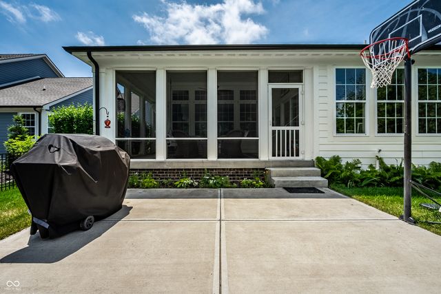 15611 Woodford Drive, Westfield, IN 46074