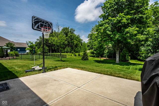15611 Woodford Drive, Westfield, IN 46074