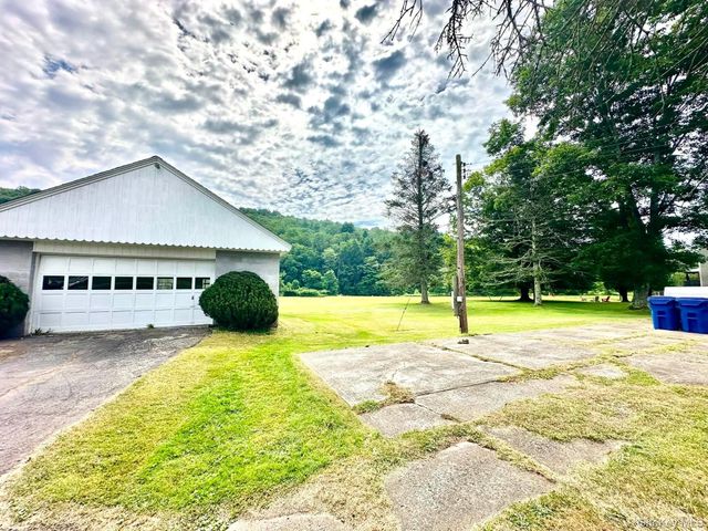 5089 State Route 52, Jeffersonville, NY 12748
