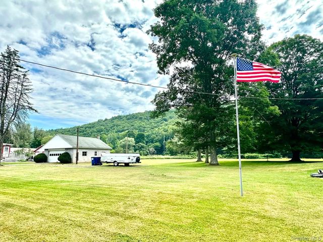 5089 State Route 52, Jeffersonville, NY 12748
