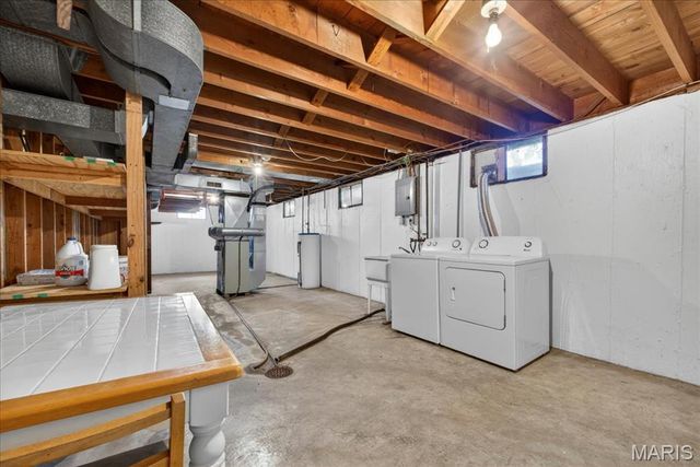 139 Woodlawn Drive, St Charles, MO 63301