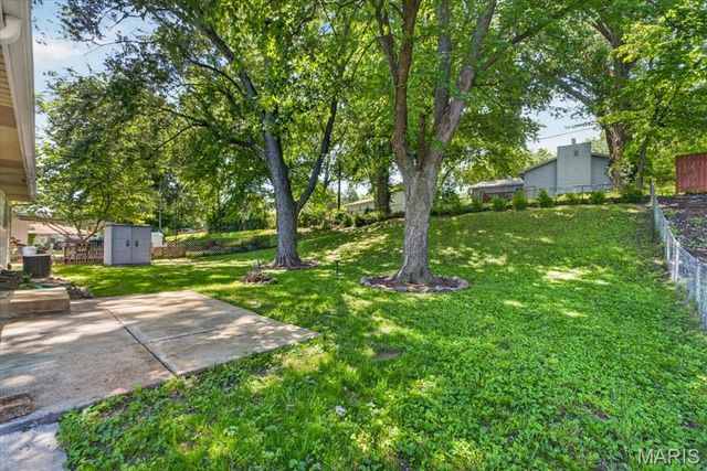 139 Woodlawn Drive, St Charles, MO 63301