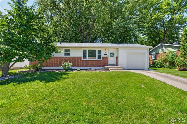 139 Woodlawn Drive, St Charles, MO 63301