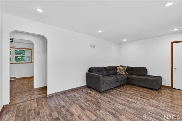 139 Woodlawn Drive, St Charles, MO 63301