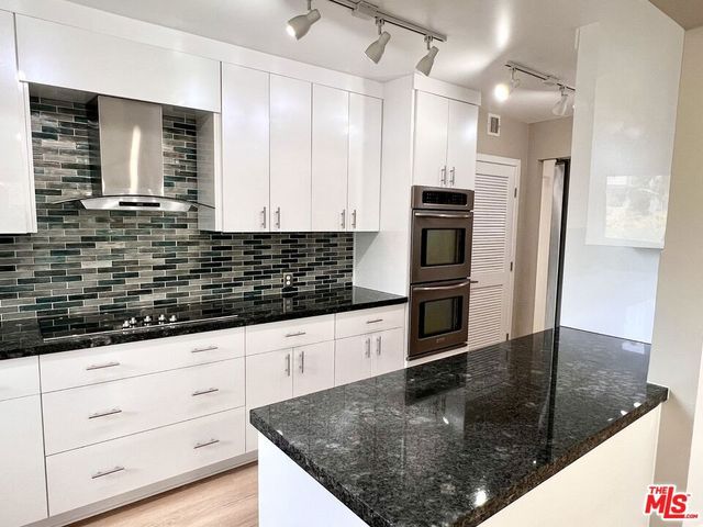415 N Palm Drive 301, Beverly Hills, CA 90210
