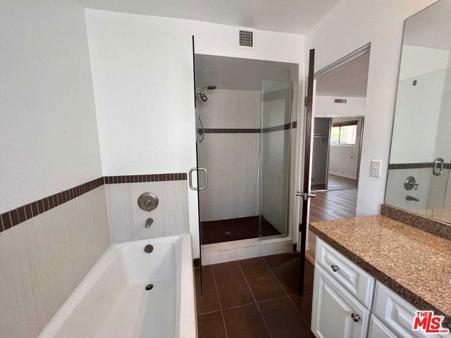 415 N Palm Drive 301, Beverly Hills, CA 90210