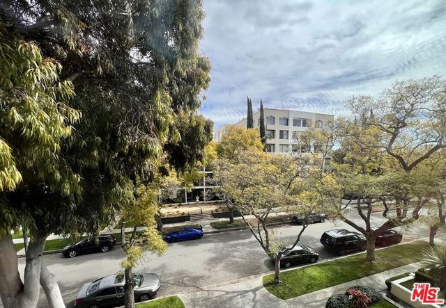 415 N Palm Drive 301, Beverly Hills, CA 90210