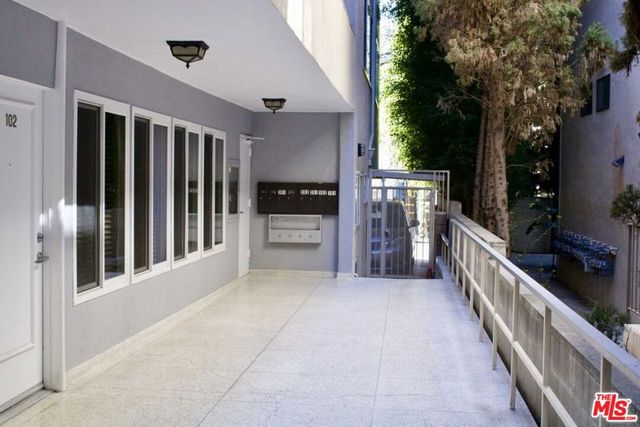 415 N Palm Drive 301, Beverly Hills, CA 90210