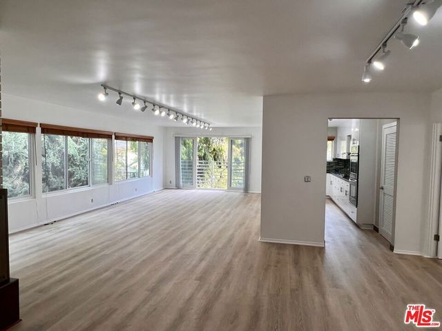 415 N Palm Drive 301, Beverly Hills, CA 90210