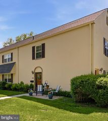 488 OLD FORGE XING #488, Devon, PA 19333