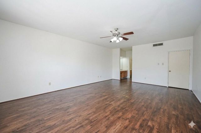 338 Wilcrest Drive 338, Houston, TX 77042