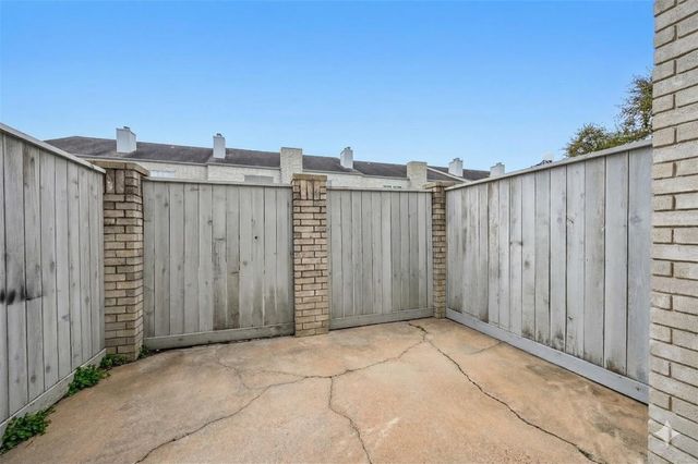 338 Wilcrest Drive 338, Houston, TX 77042