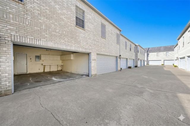 338 Wilcrest Drive 338, Houston, TX 77042
