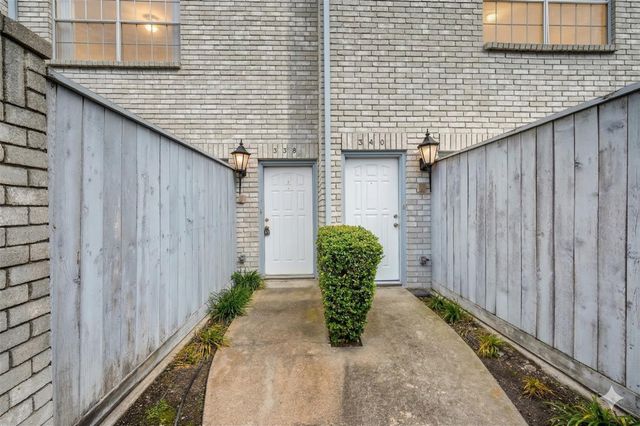 338 Wilcrest Drive 338, Houston, TX 77042
