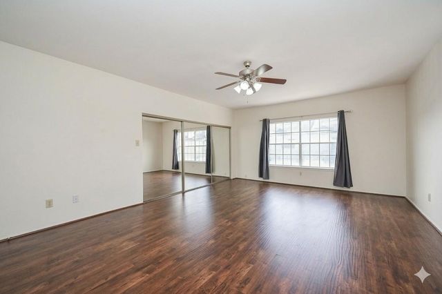 338 Wilcrest Drive 338, Houston, TX 77042