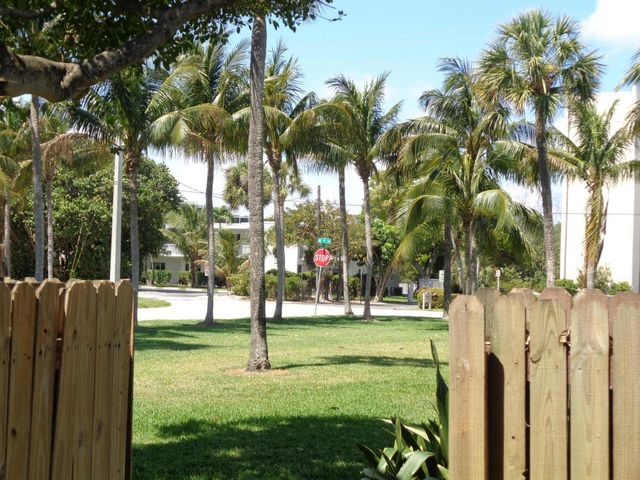 1917 NE 3rd Street 103, Deerfield Beach, FL 33441