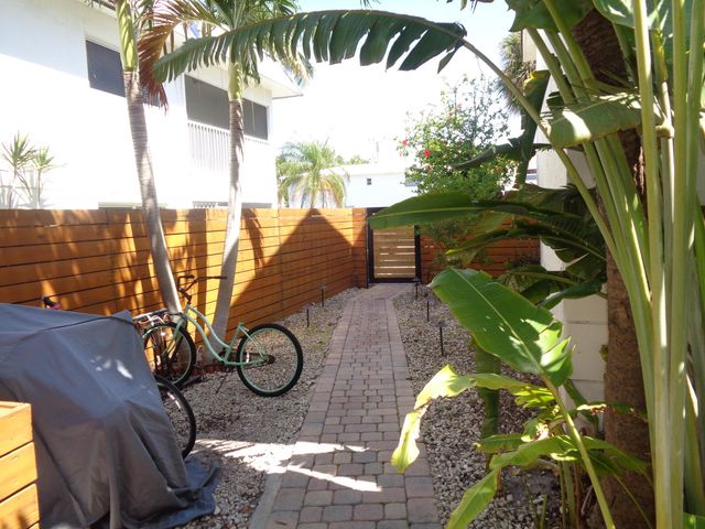 1917 NE 3rd Street 103, Deerfield Beach, FL 33441