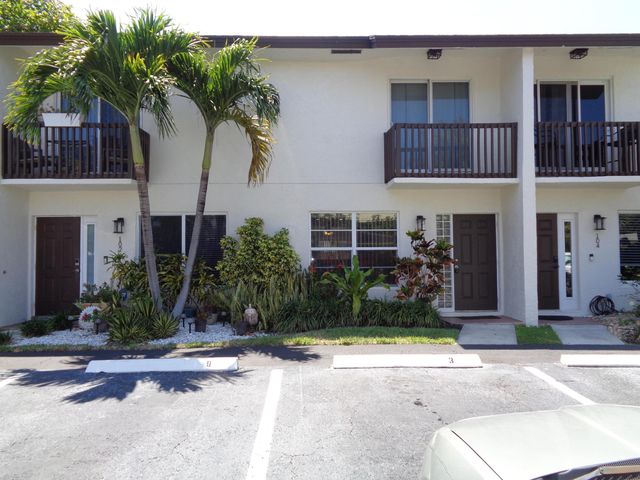 1917 NE 3rd Street 103, Deerfield Beach, FL 33441