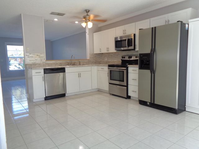 1917 NE 3rd Street 103, Deerfield Beach, FL 33441