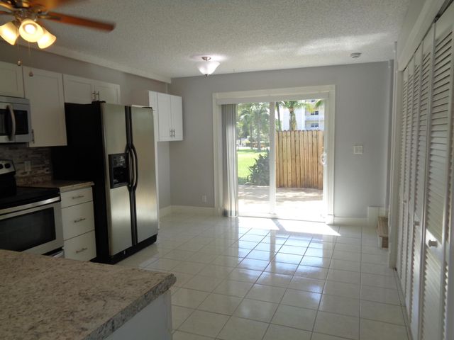 1917 NE 3rd Street 103, Deerfield Beach, FL 33441