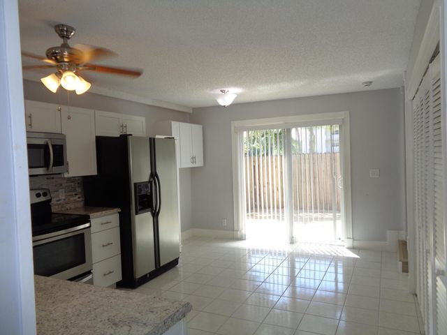 1917 NE 3rd Street 103, Deerfield Beach, FL 33441