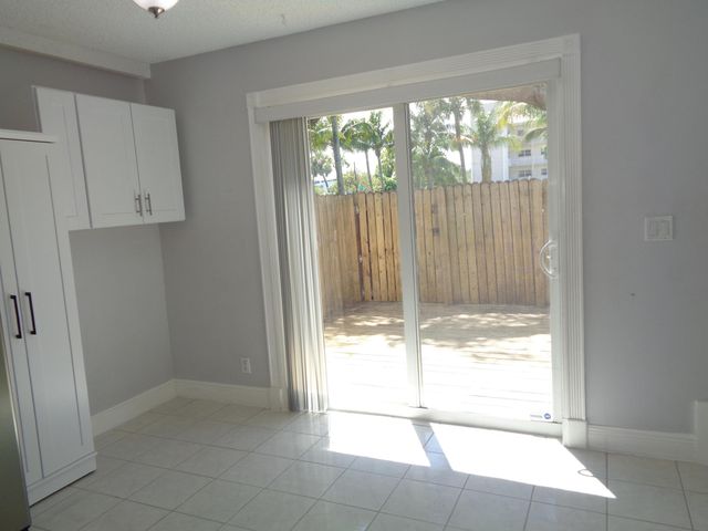 1917 NE 3rd Street 103, Deerfield Beach, FL 33441