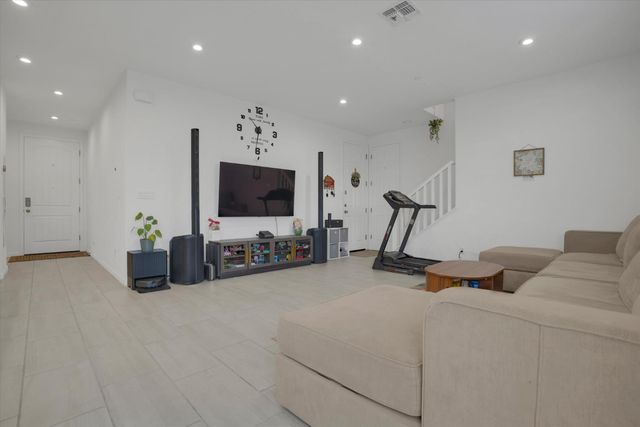 15532 Warbler Pl, Lathrop, CA 95330