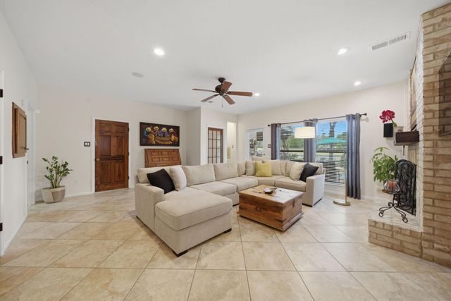 67 Huntsmans Horn Circle, The Woodlands, TX 77380