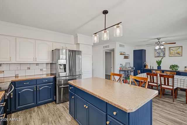 637 W GARNET Avenue, Mesa, AZ 85210