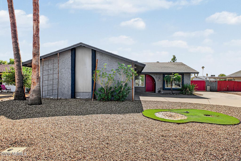 637 W GARNET Avenue, Mesa, AZ 85210