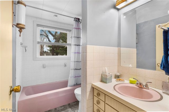 7441 Hubbard Bedford Road, Hubbard, OH 44425