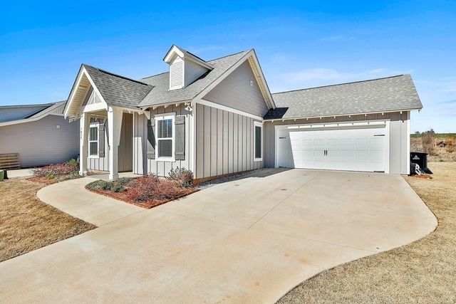 1825 Woodward Oaks Trail, Auburn, AL 36860