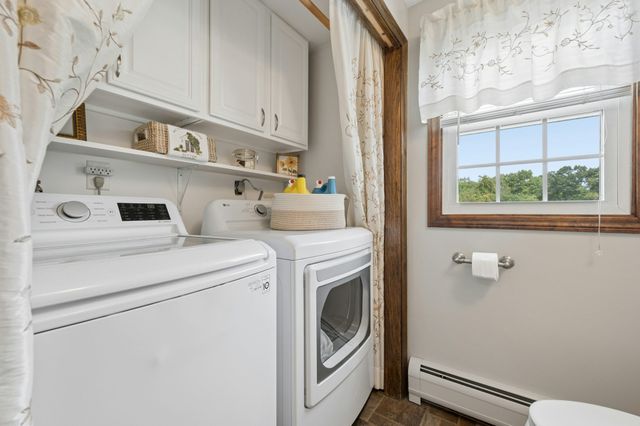 196 Eight Lots Rd, Sutton, MA 01590
