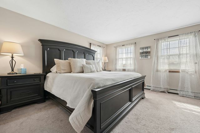 196 Eight Lots Rd, Sutton, MA 01590