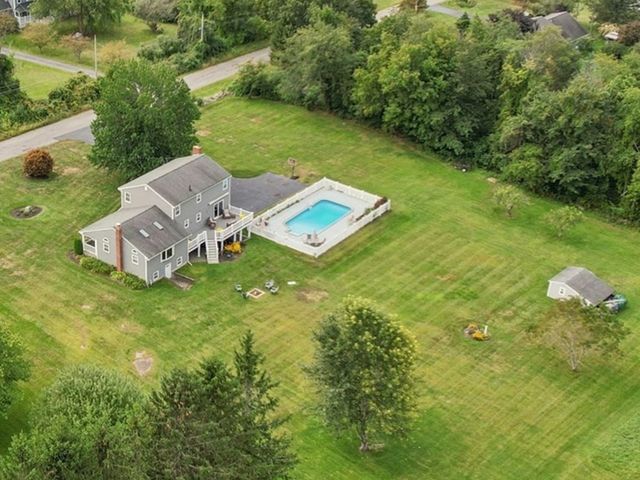 196 Eight Lots Rd, Sutton, MA 01590