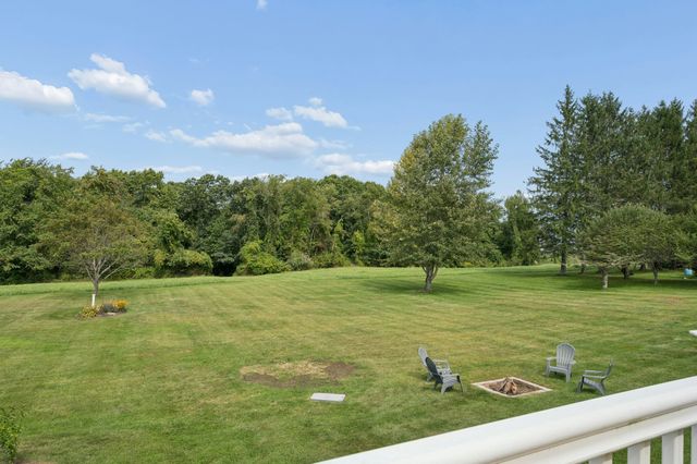 196 Eight Lots Rd, Sutton, MA 01590