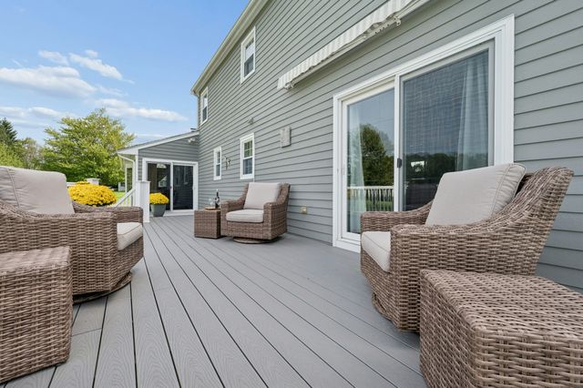 196 Eight Lots Rd, Sutton, MA 01590