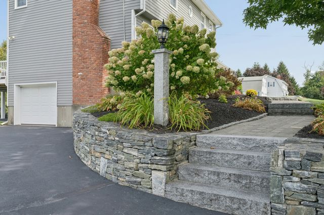 196 Eight Lots Rd, Sutton, MA 01590