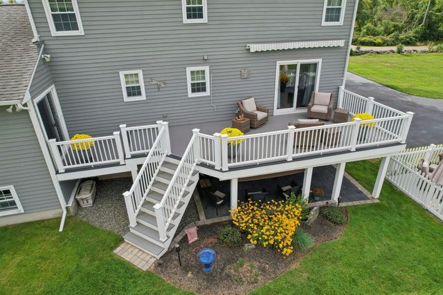 196 Eight Lots Rd, Sutton, MA 01590