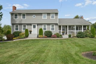 196 Eight Lots Rd, Sutton, MA 01590