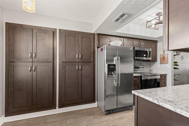 5817 PARK STREET N 406, St Petersburg, FL 33709