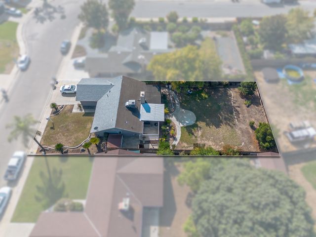 1041 Greenfield Drive, Porterville, CA 93257