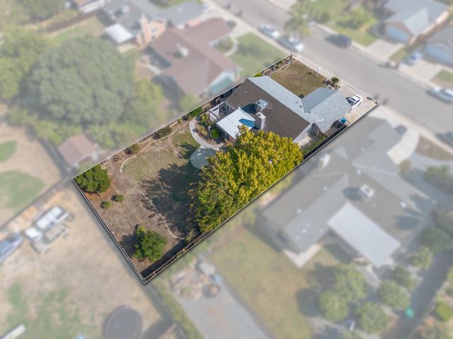 1041 Greenfield Drive, Porterville, CA 93257