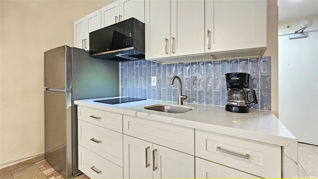 134 Kapahulu Avenue 801, Honolulu, HI 96815